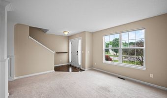 587 Surrey Dr, Aurora, OH 44202