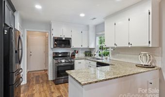 8520 Golf Ridge Dr, Charlotte, NC 28277