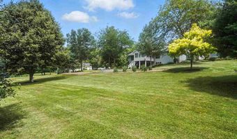 5709 Oak Crest Hill Rd SE, Riverside, IA 52327
