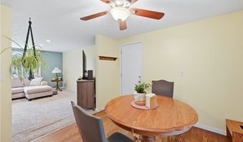 2219 Woodland Trace St, Austintown, OH 44515