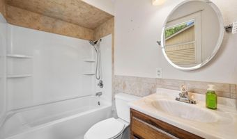 4015 Clarendon St, Bel Aire, KS 67220