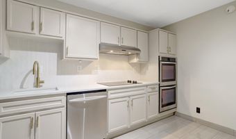 307 YOAKUM Pkwy 1517, Alexandria, VA 22304