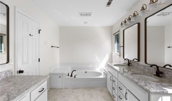 164 Fieldwood Dr, Advance, NC 27006