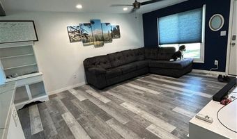 784 Robinhood Dr, Aurora, OH 44202