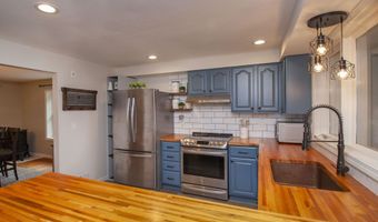96 Pond View Dr, Auburn, NH 03032