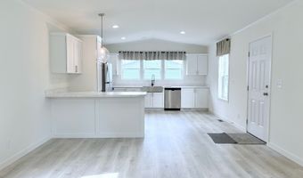 402 Lilly Ln, Altoona, WI 54720