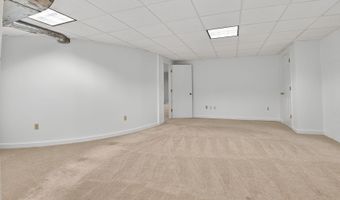 9209 VENDOME Dr, Bethesda, MD 20817