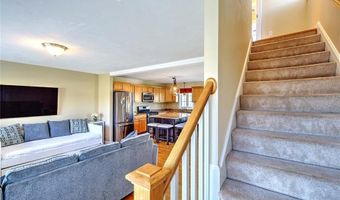 31 Streamview Dr, Cumberland, RI 02864