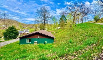 1 Mindia Ln, Alum Creek, WV 25003