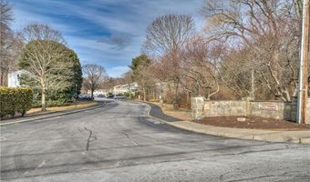 501 Woodhaven Ct 501, Cranston, RI 02920