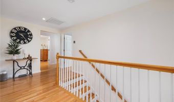 14 Hulls Ct, Jamestown, RI 02835