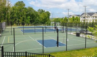 5 Brentwood Cir, Danbury, CT 06810