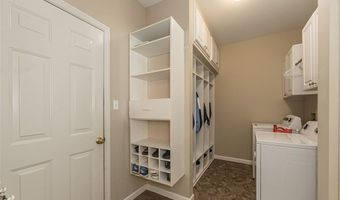 573 Castle Ridge Dr, Ballwin, MO 63021