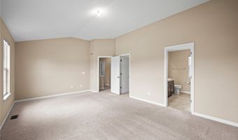 587 Surrey Dr, Aurora, OH 44202