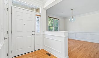 11 Pondside Ln 11, Bolton, MA 01740