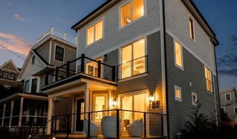 7 Wellington Ave, Newport, RI 02840