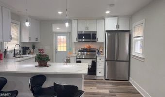 14 Cross St, Andover, NJ 07801