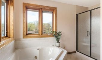 805 27th St SW, Austin, MN 55912
