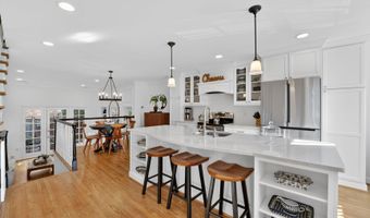 203 PRINCESS St, Alexandria, VA 22314