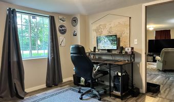 424 Hilltop Rd, Ames, IA 50014