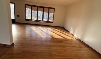 6 W Cypress St, Arlington Heights, IL 60005