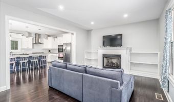 127 Putnam Park Rd, Bethel, CT 06801