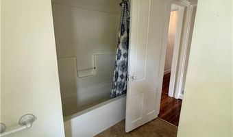 26 Ayrault St 3, Newport, RI 02840