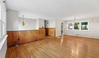 4712 SPRINGBROOK Dr, Annandale, VA 22003