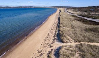 382 Lighthouse Rd, Aquinnah, MA 02535