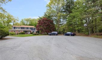 1 Gladridge Dr, East Greenwich, RI 02818