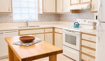 1640 JUNO Trl 103F, Astor, FL 32102