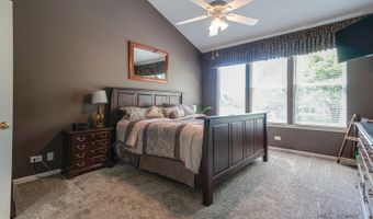 2 Tiverton Ct, Algonquin, IL 60102
