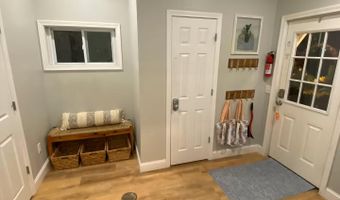 15 Maple St, Bangor, ME 04401