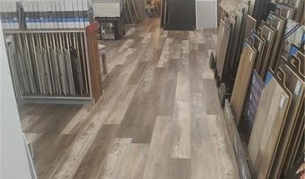 636 N Main St, Ottawa, KS 66067