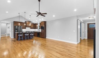 1101 Highland Dr, Aurora, MO 65605