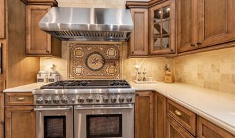95 Falmouth Pl, Albertson, NY 11507