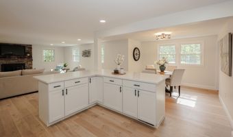 9 Northfield Rd, Amherst, NH 03031