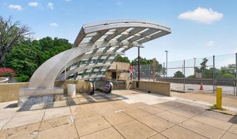 6010 BANGOR Dr, Alexandria, VA 22303