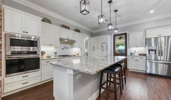 802 Old Spanish Trl, Bay St. Louis, MS 39520