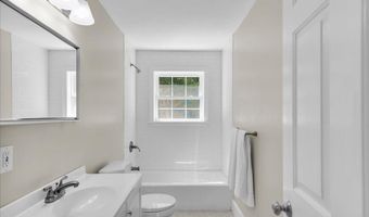 153 Cedar St, Belfast, ME 04915