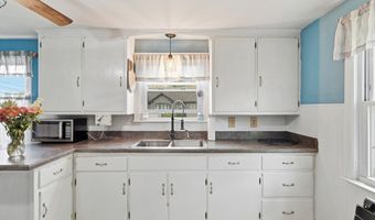 122 Southwick St, Agawam, MA 01030