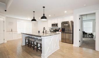2072 Creekwood Cir, Bauxite, AR 72011