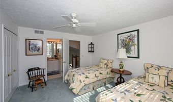 194 Kensington Ct, Aurora, OH 44202