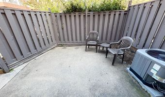 3813 SEGUNDO Pl D, Alexandria, VA 22309