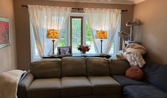 1424 Dicken Dr, Ann Arbor, MI 48103