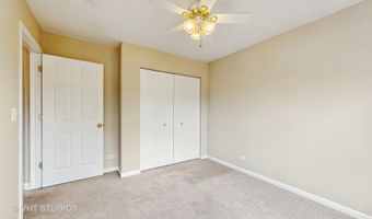 1 Clara Ct, Algonquin, IL 60102