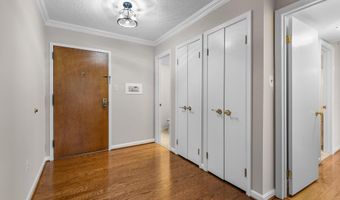 1101 S ARLINGTON RIDGE Rd 214, Arlington, VA 22202