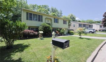 52 Urquhart St, Cranston, RI 02920