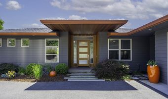 753 Wrights Creek Dr, Ashland, OR 97520