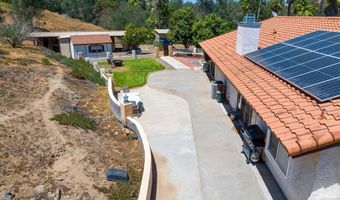 2605 Kauana Loa Dr, Escondido, CA 92029